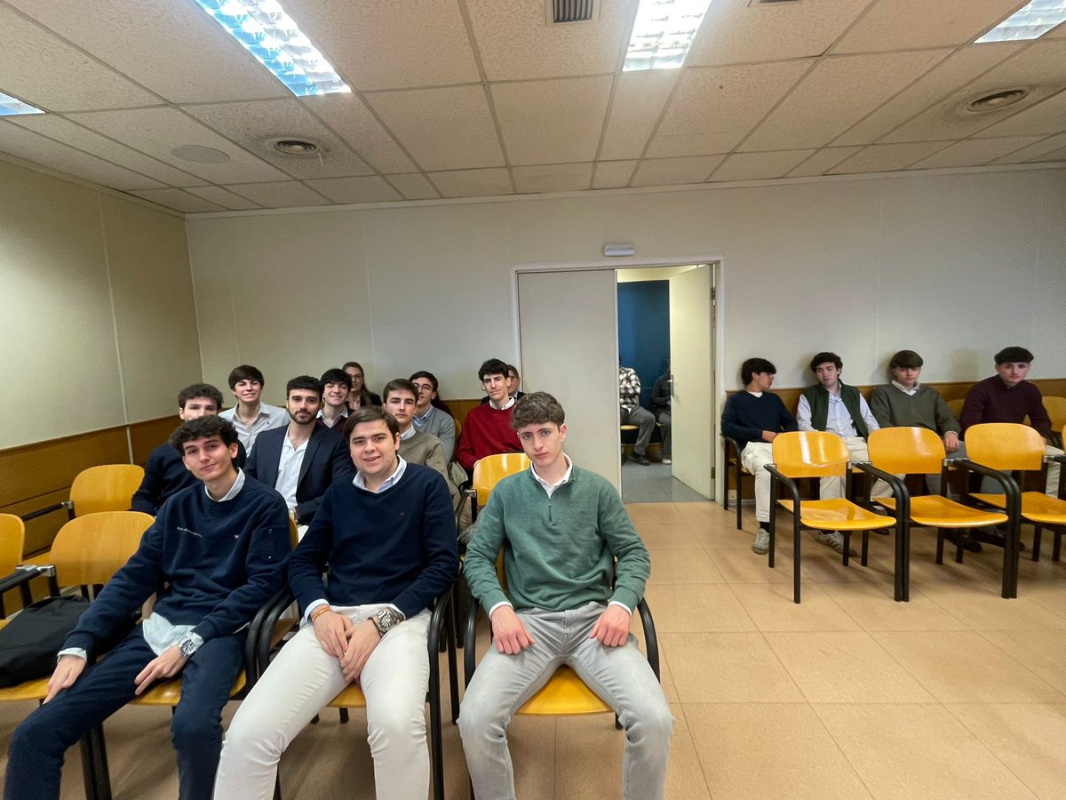 CM Moncloa tweet media