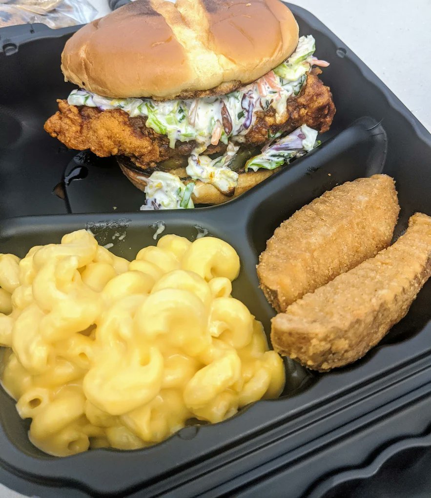 TheCrispyCoop's tweet photo. Your next craving starts here! 😍 

Browse our menu and find your perfect crispy pick: https://t.co/LLAErcWwqO

#TheCrispyCoop #CrispyCoop #FamilyOwned #ColumbusEats #OhioFoodie https://t.co/MFl2lHWyBE