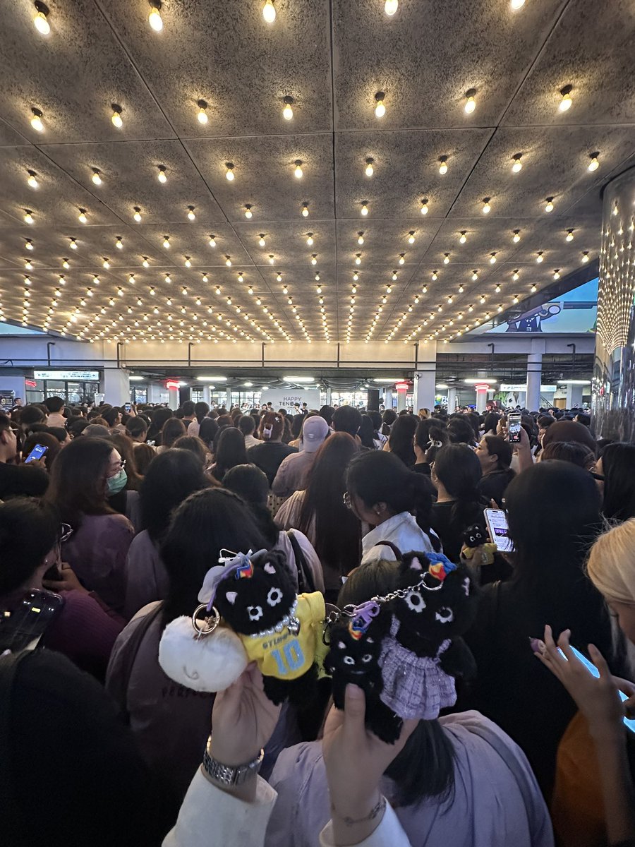 MrKim_DY's tweet photo. #TEN_BDAY2022           #TEN_BDAY2026
#10velyDay_with_TEN    #HAPPYTENDAY

With @seriousbaconnn 
มีความสุขมากๆๆจริงๆ
ทั้งทีมปจ และ เมืองเค้ก ขอบคุณมากๆที่ทำเพลง 1001 มาให้ได้เป็นเพลงโปรด https://t.co/2cJrDP3MhT