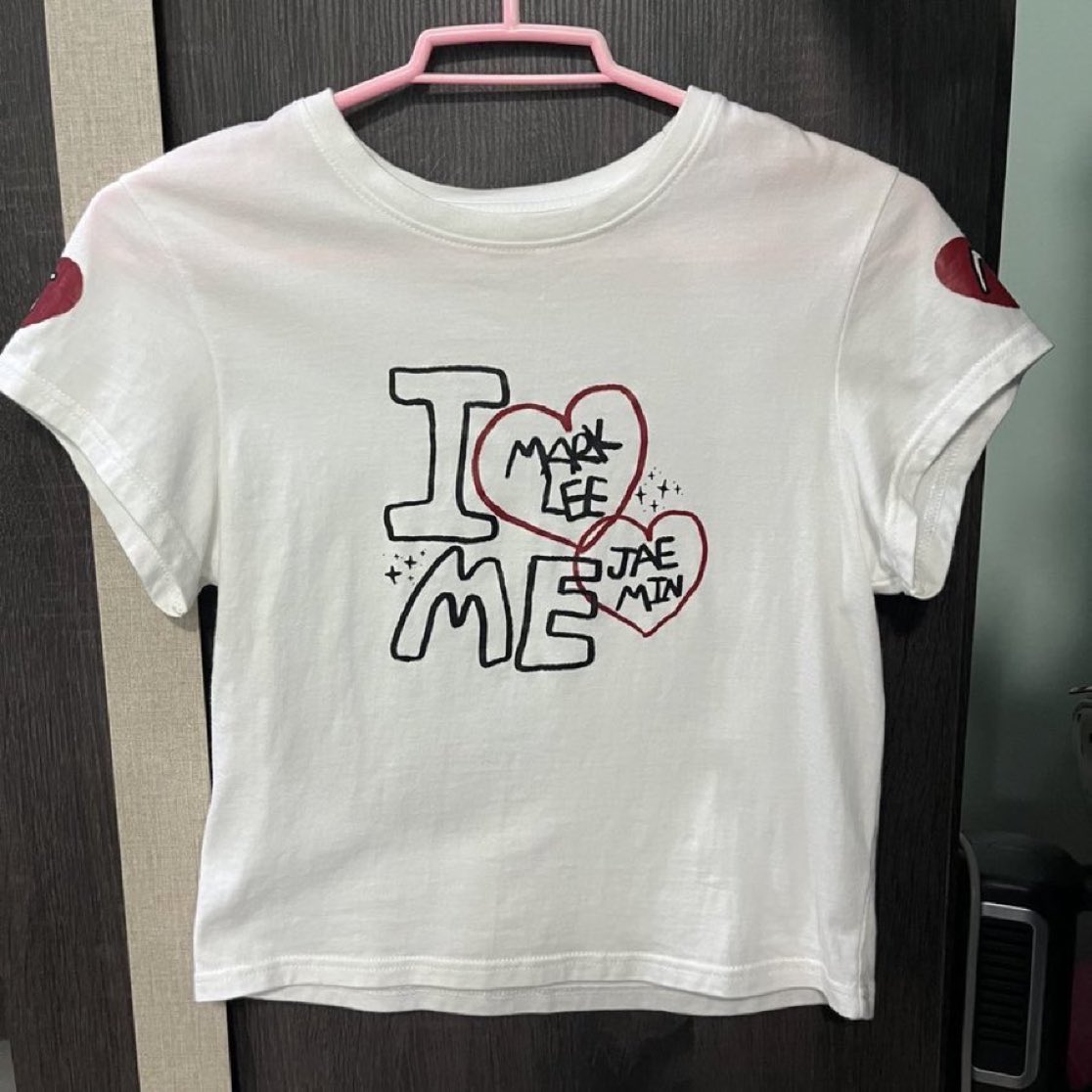mmforsell_'s tweet photo. ส่งต่อ เสื้อ baby tee #markmin💘💘
🫧 ไซส์ s อกไม่เกิน 34 ดีเทลปักข้างแขนเสื้อ
🏷️ 128-. free shipping

from @/berdasayy 💌
#ตลาดนัดnct #ตลาดนัดnctdream #ตลาดนัดnct127 #ส่งต่อvghbkk #ส��งต่อvgh #ส่งต่อstylistshop #ส่งต่อcintage #ส่งต่อเสื้อผ้า #ส่งต่อเสื้อผ้ามือสอง มาร์ค แจมิน https://t.co/bI8Dr6cfxL