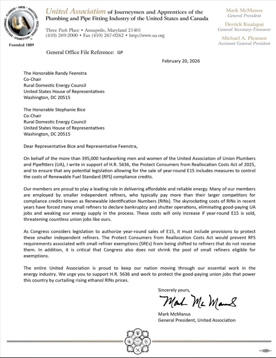 SmallRefineries's tweet photo. Union energy workers across America - the operators in America's refineries - want to protect their jobs, families, and communities from more refinery closures.

@iuoe_union &amp; @UAPipeTrades stand with @POTUS in support of protecting small and independent refineries. https://t.co/YleZtsvurO