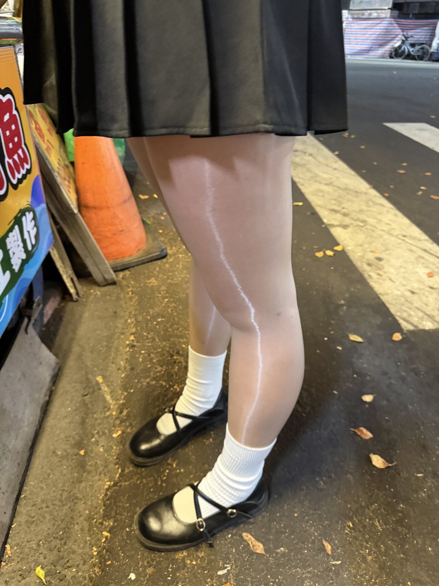 長腿女孩萱萱 tweet media