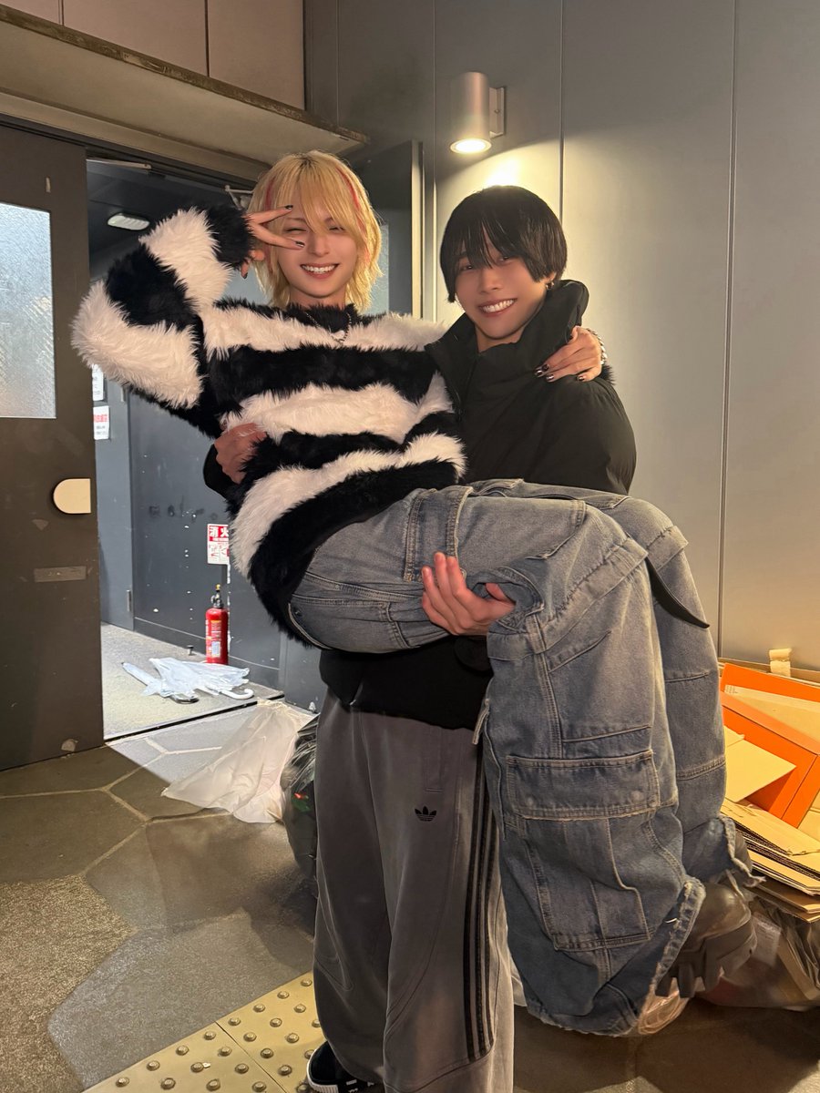 ゆら (@yurayura0427) / Posts / X