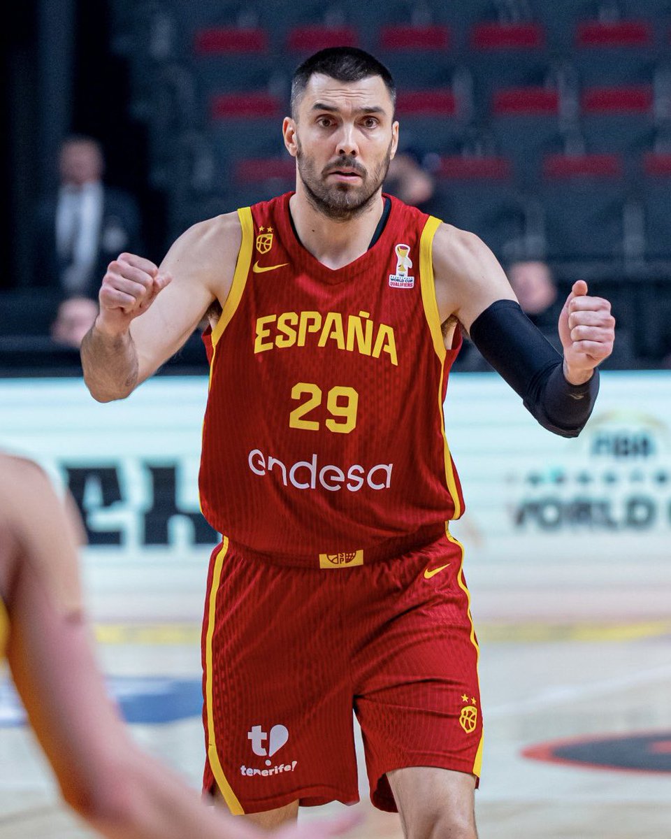 ACBCOM's tweet photo. Tras una gran segunda parte, la #SelMAS🇪🇸 vence a Ucrania y suma su tercera victoria en el clasificatorio para el #FIBAWC 2027.
🇺🇦 6️⃣6️⃣
🇪🇸 8️⃣6️⃣
¡Vamos, chicos! 💪
📸 @BaloncestoESP https://t.co/SDWXoh8Iql