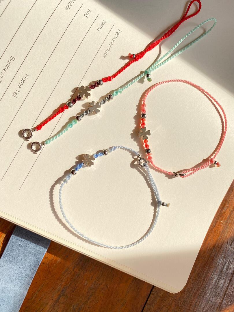 mellybracelet's tweet photo. Guys yang mau pesen gelang langsung DM aja ya. Bisa langsung aku buat 1-7 hari prosesnya. Req warna juga tersedia https://t.co/RiGxcbABya