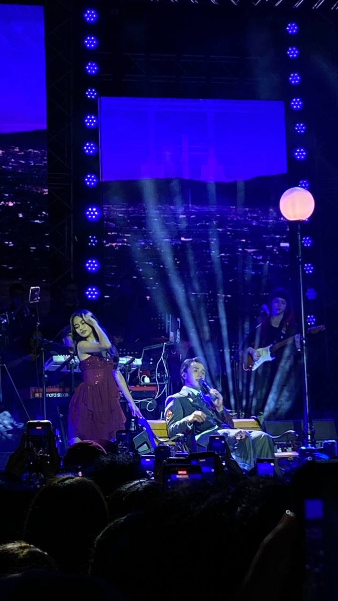 PULPMagazinePH's tweet photo. Ashtine Olviga lit up the stage of the Big Dome as she performed an enchanting choreography to Rob Deniel’s “Ang Pag-ibig” and turned The Rob Deniel Show into a magical moment. 💫

#PULPMagazine #RobDeniel #AshtineOlviga #TheRobDenielShow https://t.co/vWUMwJ1TMN