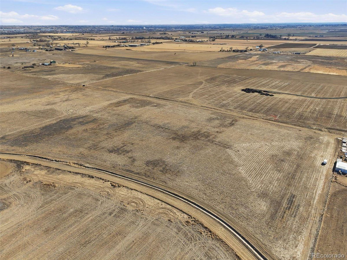 k00byaj's tweet photo. 69c Dream big with nearly 20 acres in Fort Lupton! Wide-open spaces, stunning mountain views, and easy highway access await you on WC Rd 19.  
CLICK BELOW
Details: https://t.co/MuB7GldZOG 

#Acreage #LandForSale #Colorado #FortLupton #RealEstate https://t.co/aNrDGsB3Ii