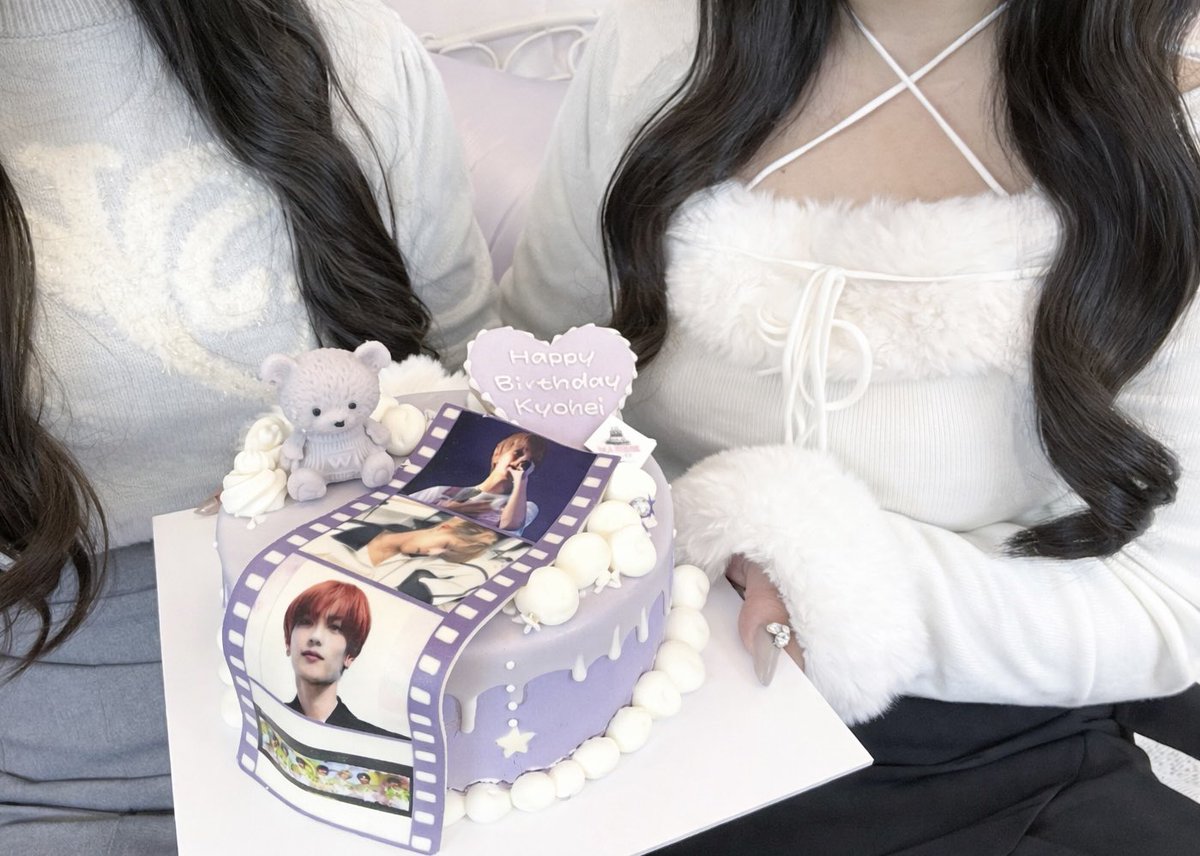 𝓚＼(-3-)♡／ tweet media