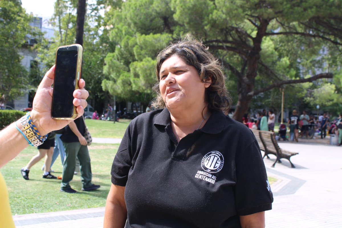 ATERosario's tweet image. #ParoNacional #Ate
En instantes inicia el acto unitario del FreSU en Plaza San Martin en el marco del plan de lucha contra el proyecto esclavista del gobierno nacional 
#NOaLaReformaLaboral
#SalariosDignos