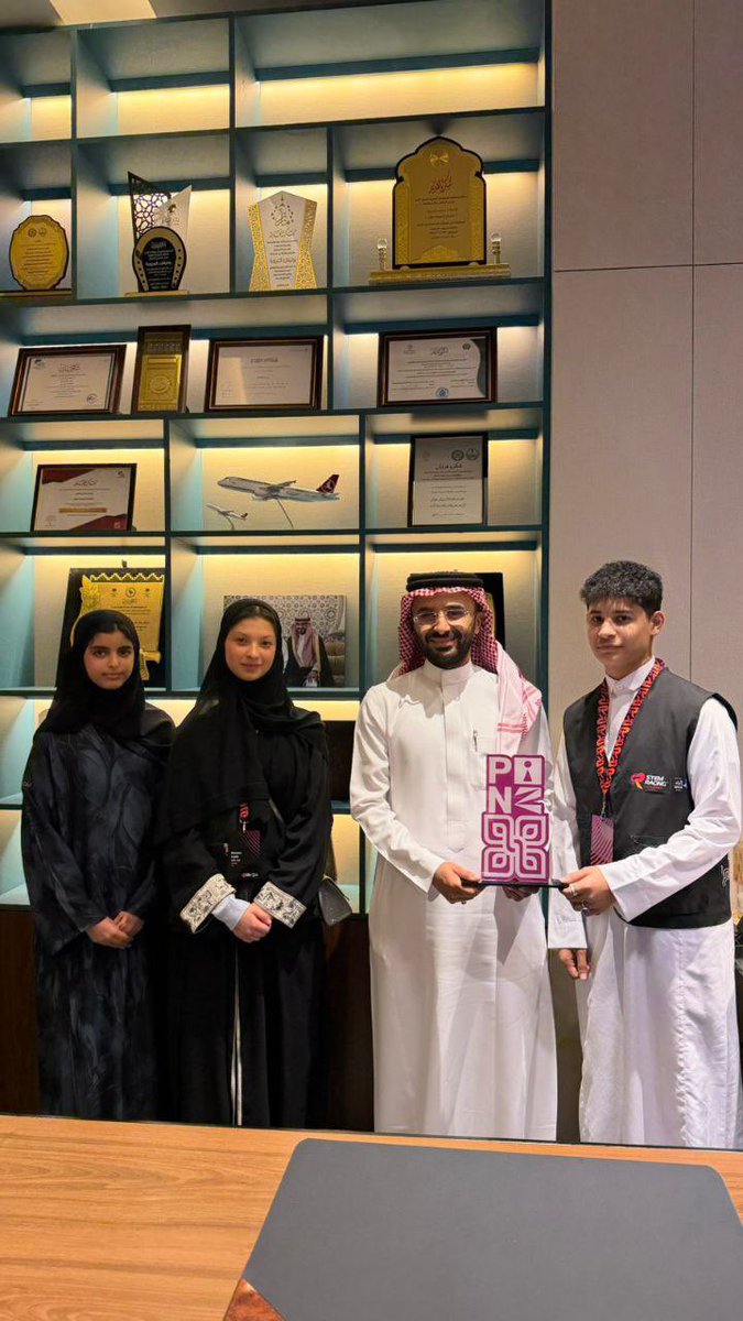f1_madinah's tweet photo. برعاية كريمة من ملاك شركة PINZ – العروبة مول 🤝
تم بحمد الله توقيع اتفاقية رعاية بين فريق إرث URTH Racing وشركة PINZ (العروبة مول) في شراكة نعتز بها ونسعى من خلالها لتمكين الطاقات الشابة وصناعة إنجاز يليق بالطموح.

دعمكم ليس رعاية فقط… بل استثمار في مستقبل يصنعه أبناء الوطن 
#سباق_stem_السعودية 
#نسابق_المستحيل