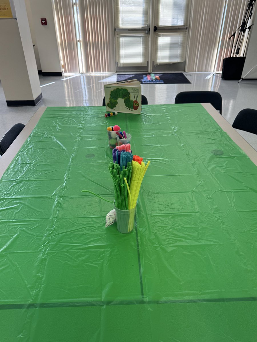 Director_BHenry's tweet photo. Welcome to Read Across America Day!! Today’s activities: There was an Old Lady Who Swallowed a Fly, The Very Hungry Caterpillar, The Lorax, Charlie and the Chocolate Factory, and Captain Underpants. https://t.co/pC2Aci4I3V