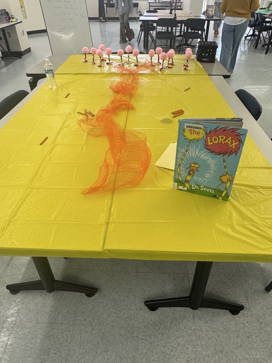 Director_BHenry's tweet photo. Welcome to Read Across America Day!! Today’s activities: There was an Old Lady Who Swallowed a Fly, The Very Hungry Caterpillar, The Lorax, Charlie and the Chocolate Factory, and Captain Underpants. https://t.co/pC2Aci4I3V