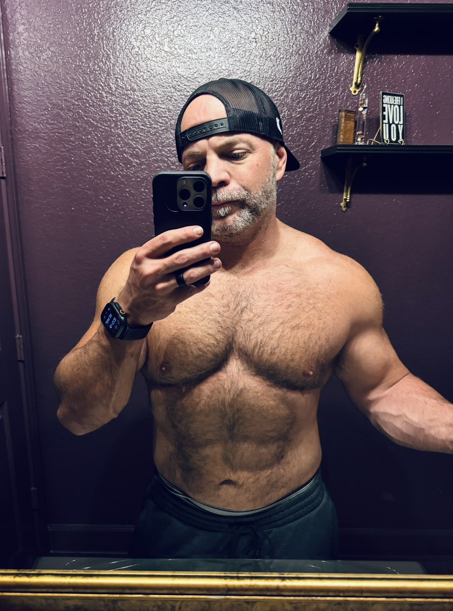 Clint Fiore 🦬 DM for Biz Deals tweet media