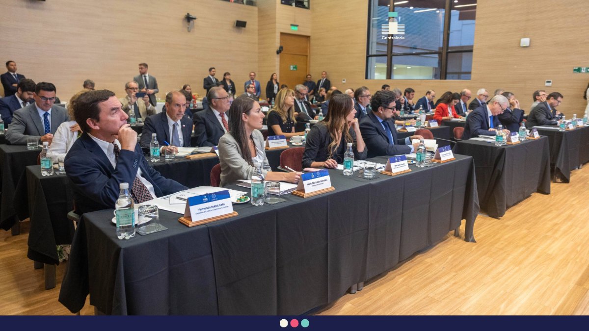 🟢La CGR efectúa la etapa presencial del Programa de Inducción 2026. En la primera jornada, la Contralora Dorothy Pérez reiteró que "vamos a controlar con la misma fuerza con la que hemos controlado a todos los gobiernos".
ver nota acá👉 bit.ly/4l4DG6I