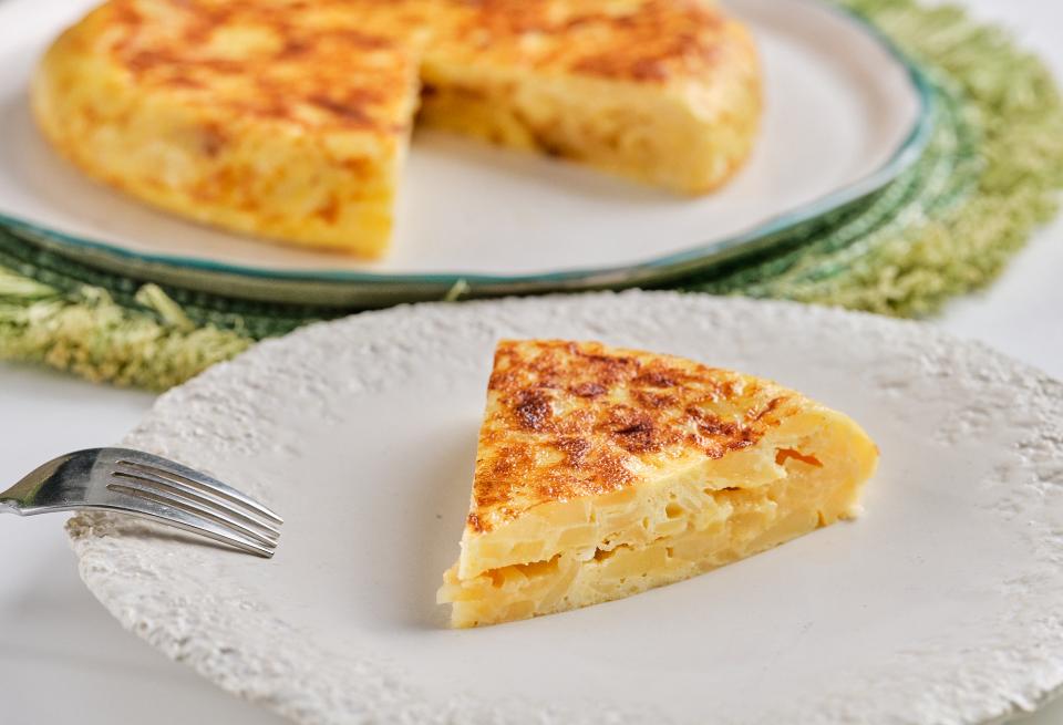 Niebla se viste de sabor: este sábado vuelve la tradicional Feria de la Tapa BonaresDigital.es/niebla-se-vist…