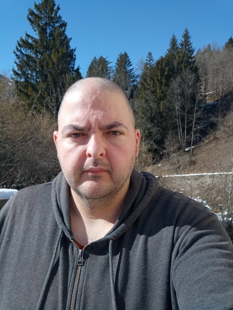 nume_lume's tweet photo. Non è facile, ma si va sempre avanti, con l'esempio dei santi, e anche dei geni, dei pazzi, dei malati e dei "creatori" (di arte, poesia, musica, ecc.).
🙂
#avanti #santi #geni #pazzi #malati #creatori #art #poetry #music https://t.co/juQg7JgGxD