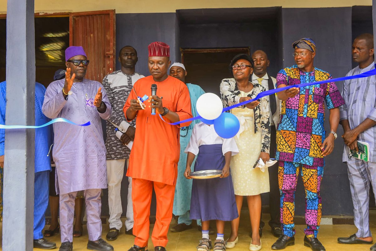 ALUMNI GIVE BACK: EKITI GOVT HAILS ICCHS OLD STUDENTS FOR BUS DONATION, SCHOOL RENOVATION 

The Ekiti State Government has called on alumni associations across the state to play more active roles in supporting their former schools and helping to create a more conducive learning