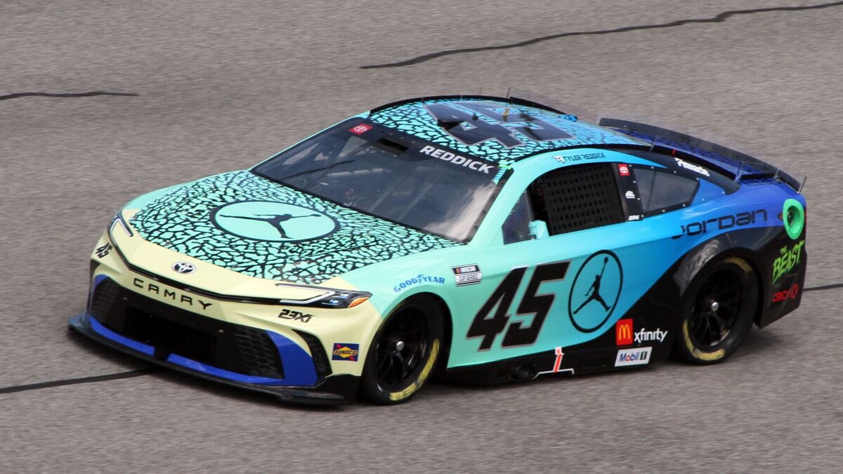 CorruptMolester tweet media