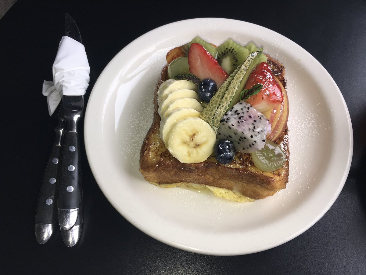 과일 프토 또 먹고싶어 . . . 🍞
