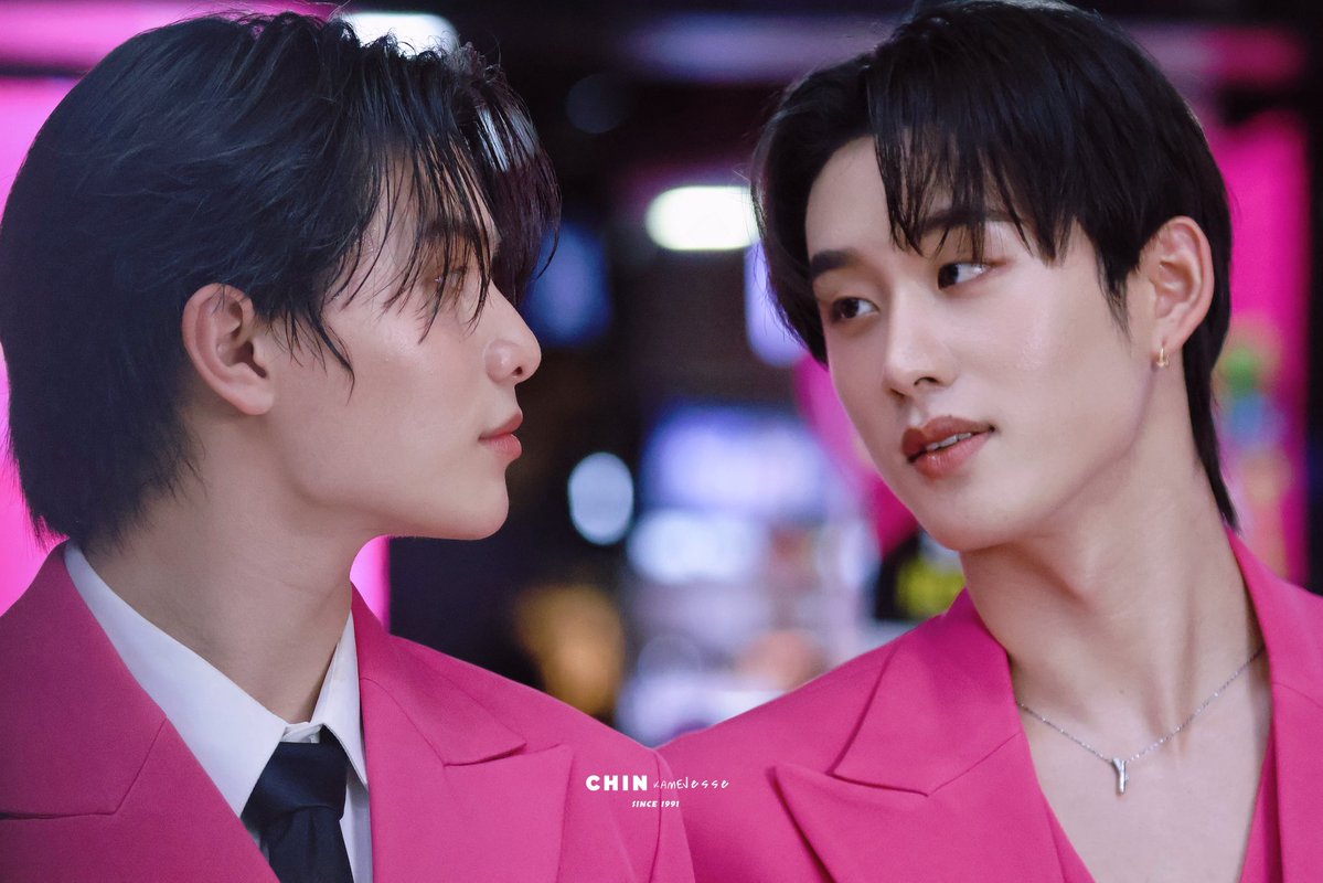 : หวัดดีคับ
: มอธ?
: ดีน?

: ดื่มอะไรดี?
: อย่าเสียเวลาเลย

WILLIAMEST GLOW ERA
#EVEANDBOYXWILLIAMEST
#WilliamEst #est_rvp #williamjkp