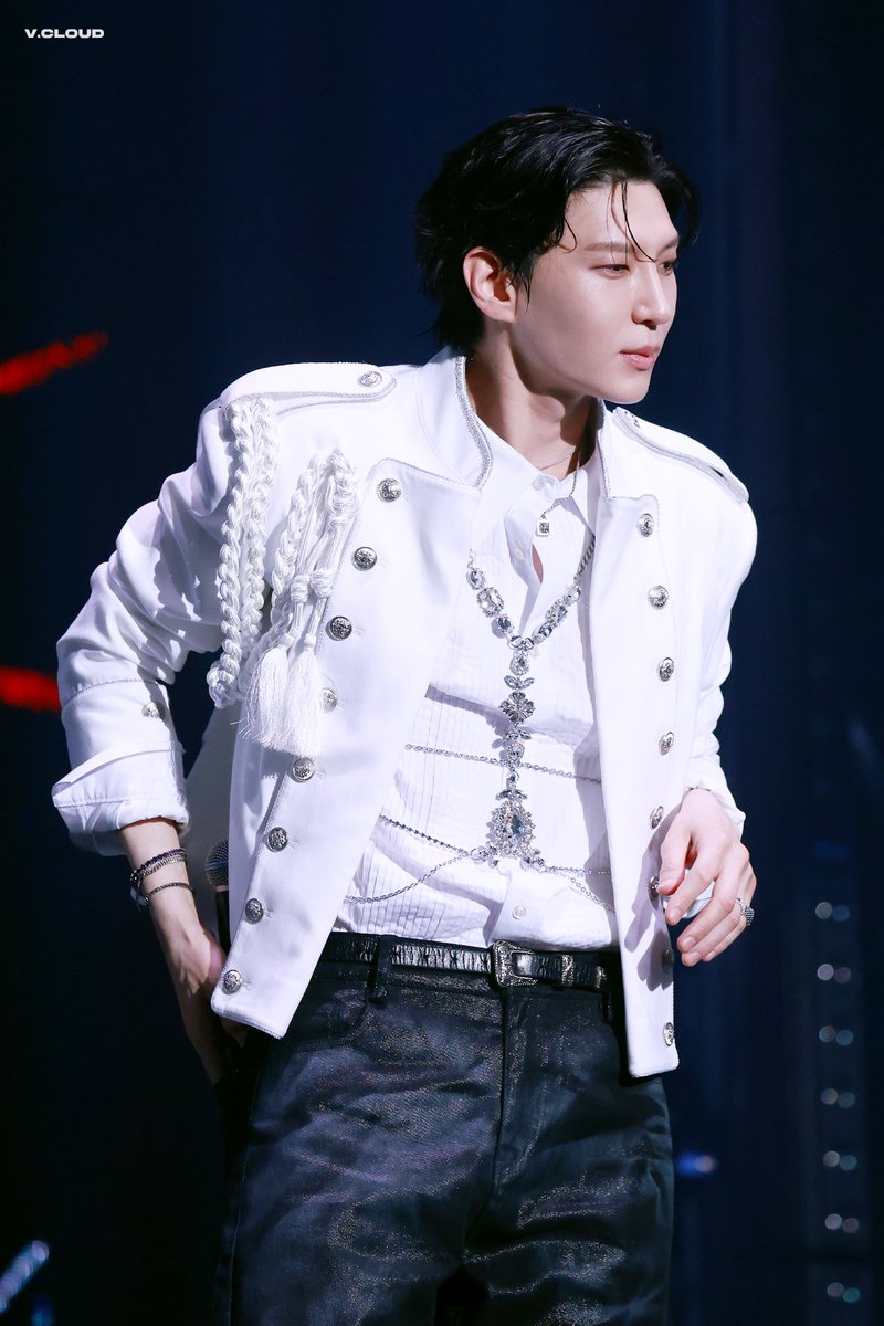𝗩.𝗖𝗟𝗢𝗨𝗗 브이클라우드 tweet media