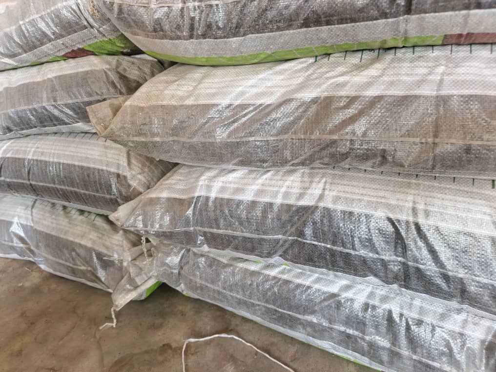 RetsonTedheke01's tweet photo. #NigeriaFarms: @NFGCSFarmEstate Biochar fertilizer production or Pyrolysis is coming on Well. All the waste from the Farm are now deployed for Full Biochar Production. More than 3tons and Counting!
It is used for all our Trees, Our Tomatoes, Pepper, Maize and Related Plant. It has been massively effective with our Grapevine Orchard.
We are adding Fish, Poultry, Cattle Waste as well as Organic Materials and a Blend of about 5% Urea and NPK 15:15:15 to create a well balanced ingredient for the plants!
Nigeria Must Farm for Nigeria to Work!