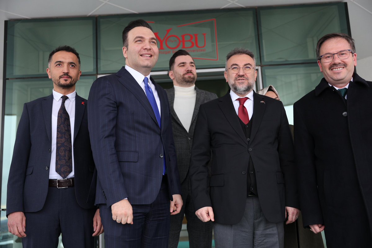 📍Yozgat Bozok Üniversitesi’ndeyiz🙋🏻‍♂️

Rektörümüz Sayın Prof. Dr. Evren Yaşar hocamızı ziyaret ettik.

Hocamıza çalışmalarında kolaylıklar diliyor, nazik misafirperverlikleri için teşekkür ediyorum.