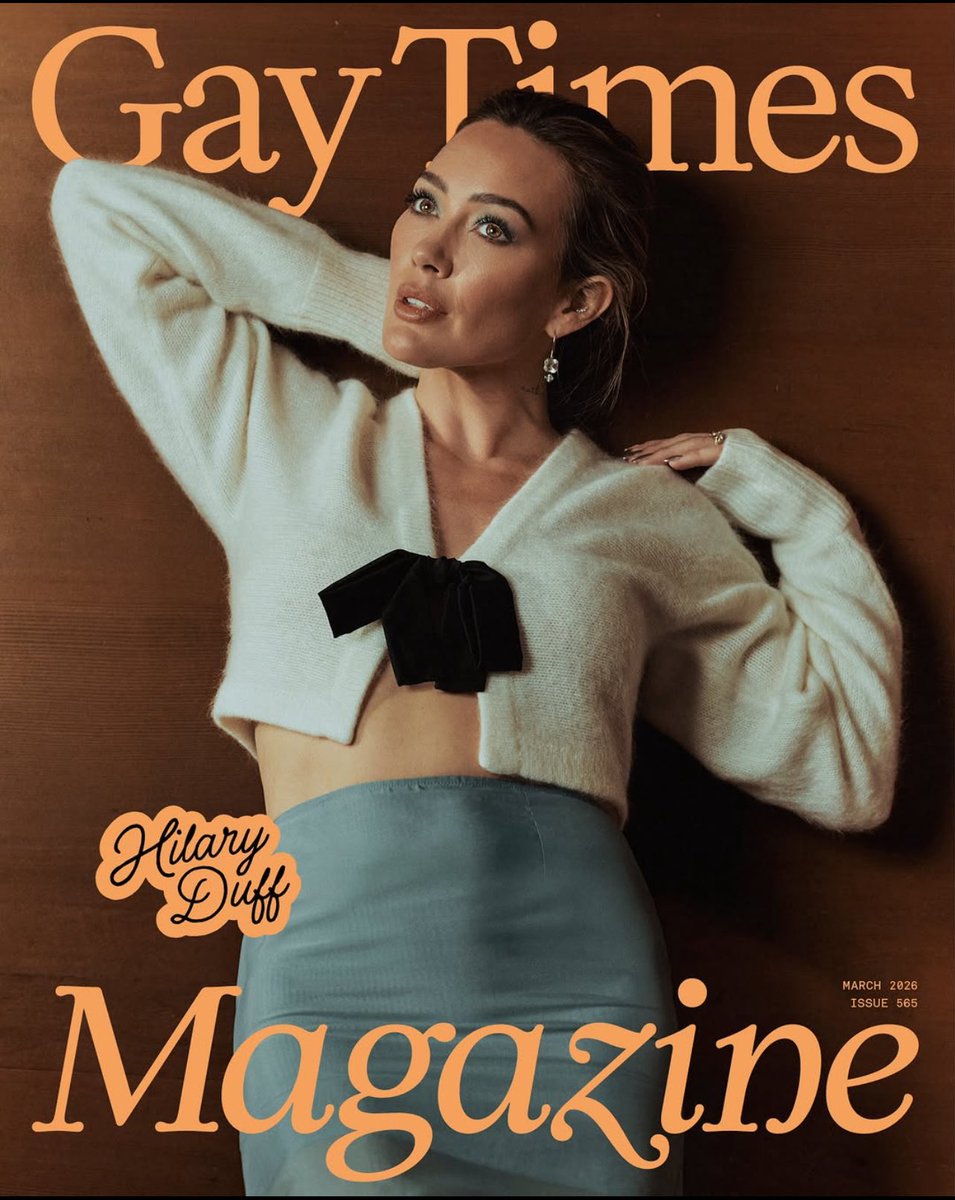 Hilary Duff é o grande destaque da edição de março da Gay Times Magazine!

“O ícone pop fala sobre intercalar nostalgia com novas energias enquanto recupera seu trono no pop. E sim, momentos de arco-íris em abundância. Ela reflete sobre o fim da homofobia com seu PSA, como os