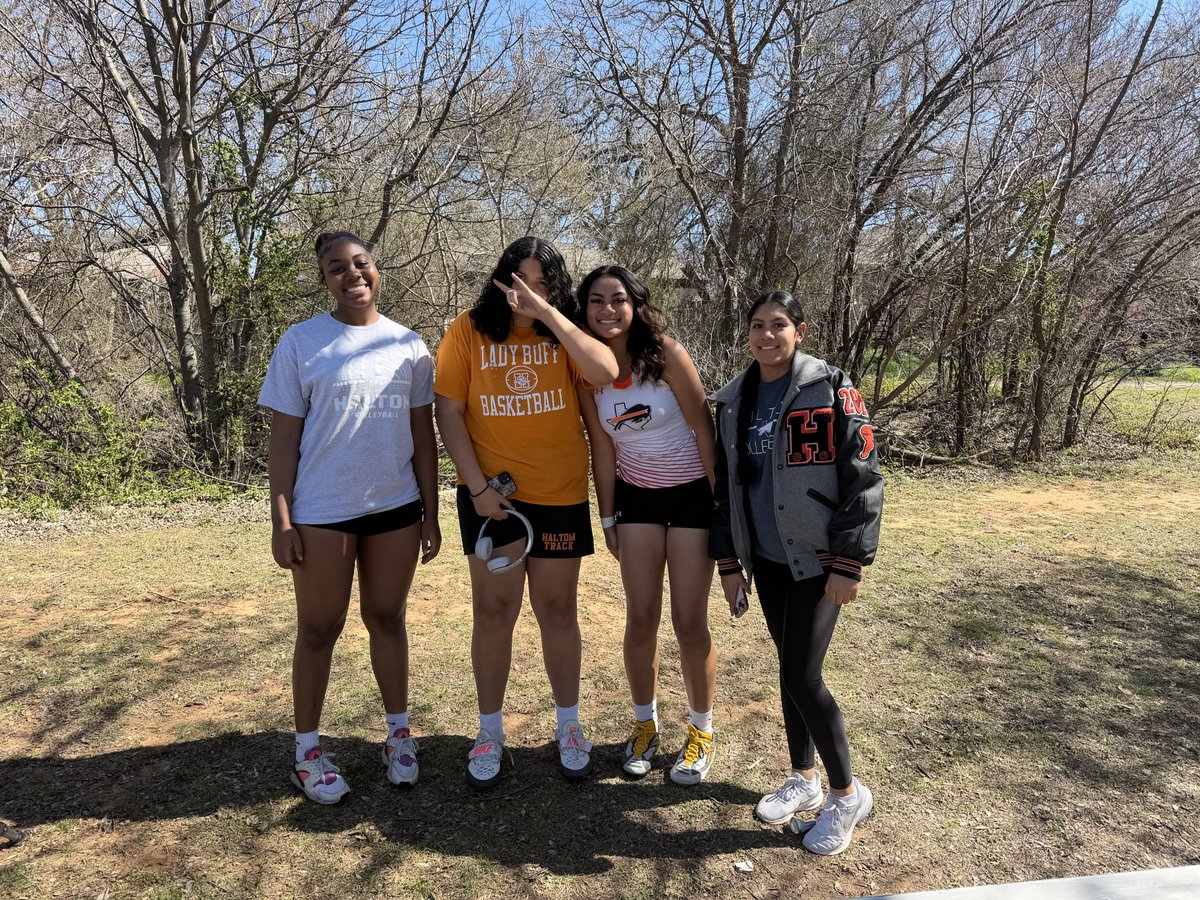 Artificial Grass King tweet media