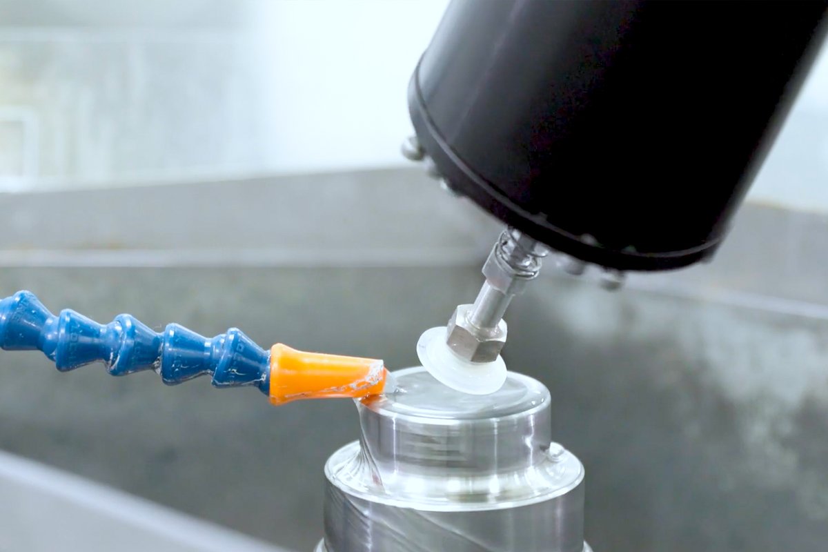 FANUCAmerica's tweet image. #Cobot #beveling and #FANUC #machining centers boost quality and productivity!🚀 bit.ly/4aF8CFA
 
@SydorOptics implemented the @OptiProSystems Revel🤖 system to increase daily throughput by approximately 40%📈 with operators now able to focus on higher‑value tasks.