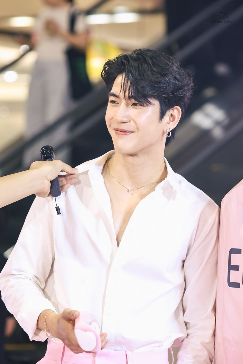 𝙎𝙞𝙡𝙠 𝙎𝙢𝙤𝙤𝙩𝙝🥹

EVERY BRIGHT WITH SEA
#LOrealGlycolicXSea
#sea_tawinan