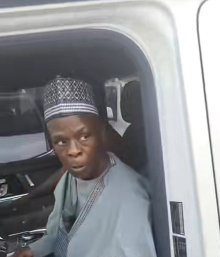 My Husband must be tall and God fearing,  da there da wait.