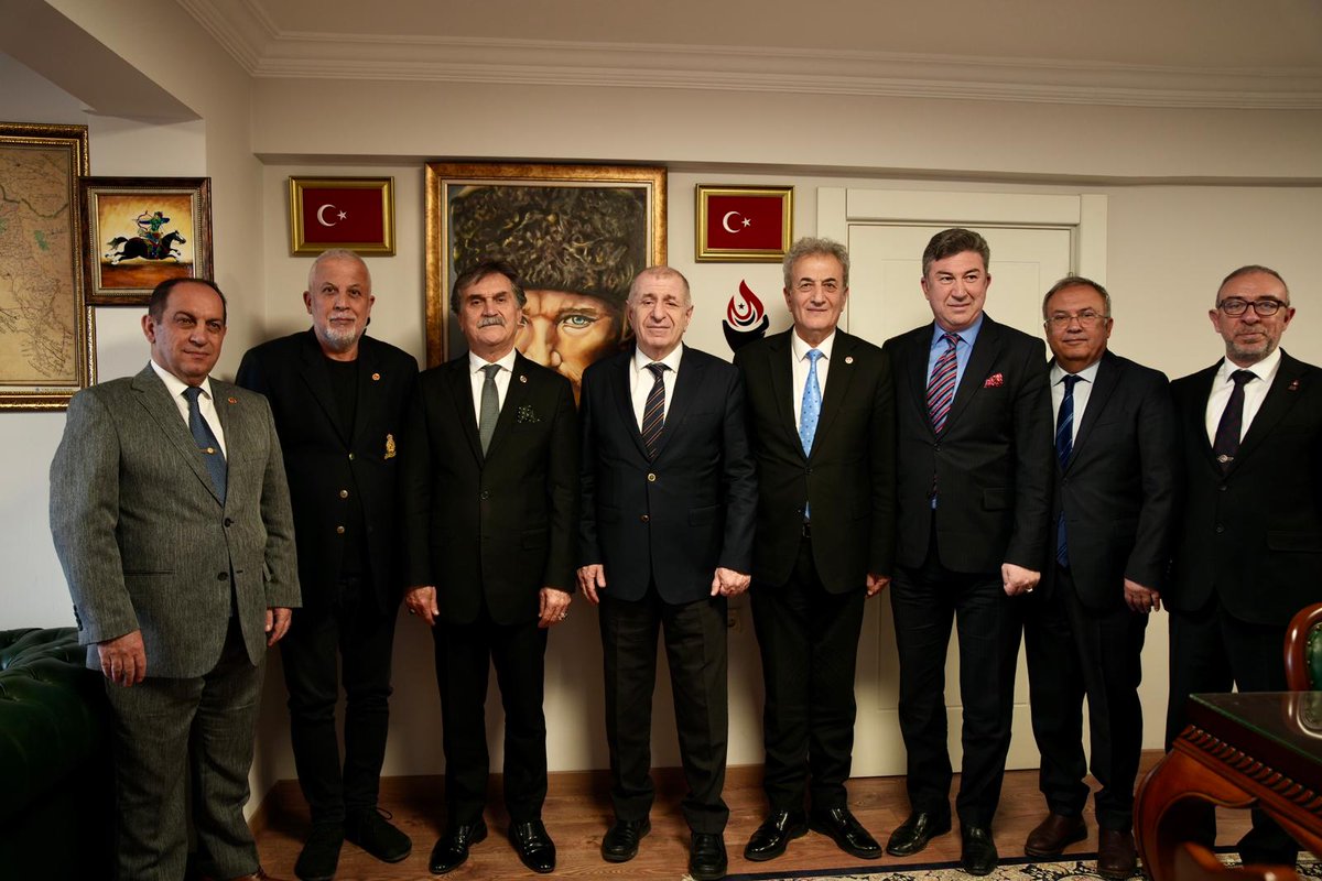 temadankara's tweet photo. 26 Şubat 2026 tarihinde  Zafer Partisi Genel Başkanı Prof.Dr. Ümit ÖZDAĞ'ı ziyaret ettik .
 
 Güncel konularla ilgili karşılıklı fikir alışverişinde bulunduk.

Kendilerine her zaman Emekli Astsubayların sesi oldukları için teşekkür ederiz. 

@zaferpartisi 
@umitozdag 
@cahitKoca20