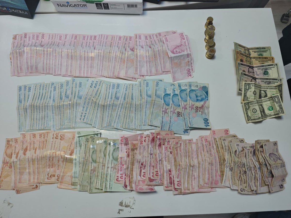 Antalya'da zabıta tarafından yakalanan dilencinin üzerinden 27.356 TL çıktı.