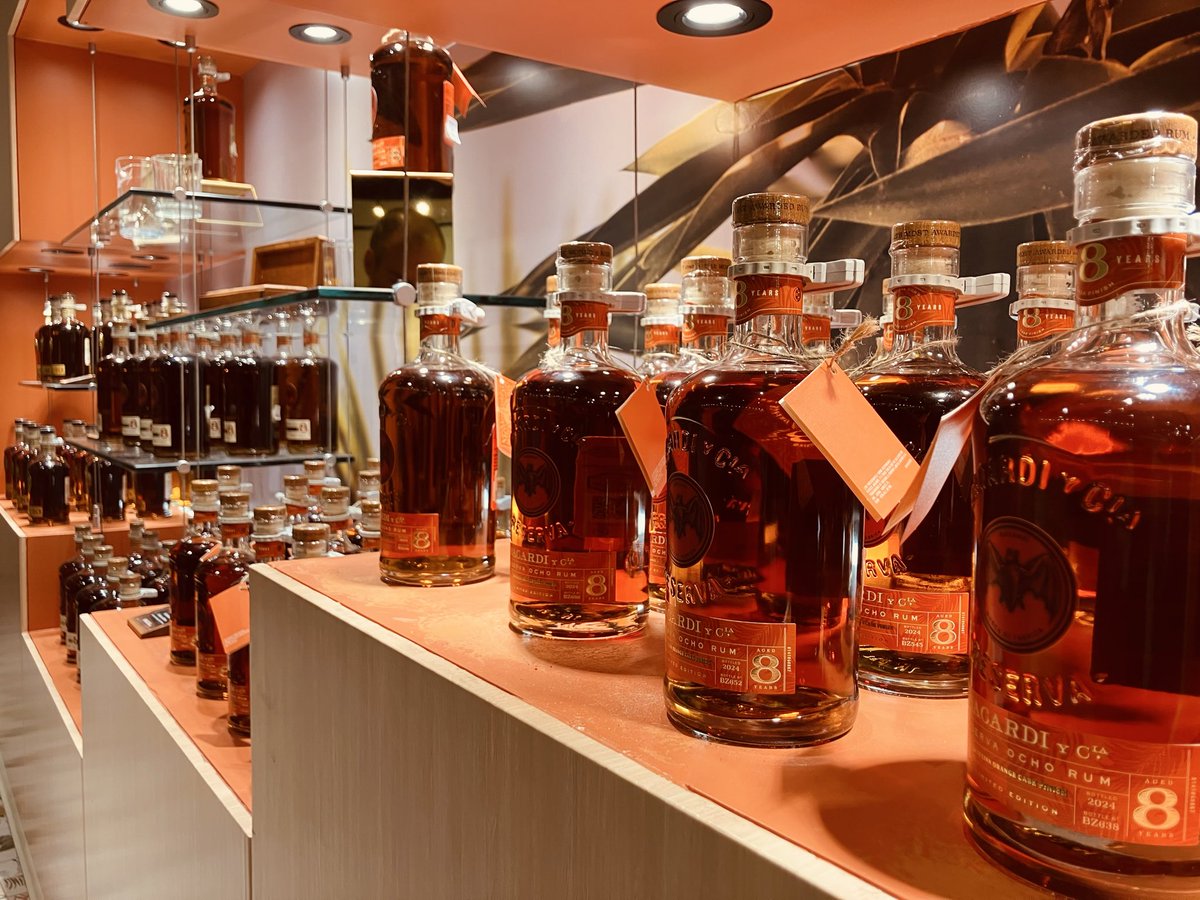 BartenderComp's tweet photo. Studying abroad at the Bacardi factory—attendance was excellent, memory is questionable

@bacardi @bacardipr https://t.co/pVBBbGf7sk