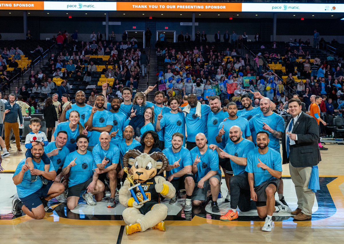 GovernorVA's tweet image. The Governor’s Office won big this week at the Annual Capitol Square Basketball Classic! 🏀🏆

Grateful to everyone who came out to suport the incredible work of @VCUMassey in the fight against cancer.
