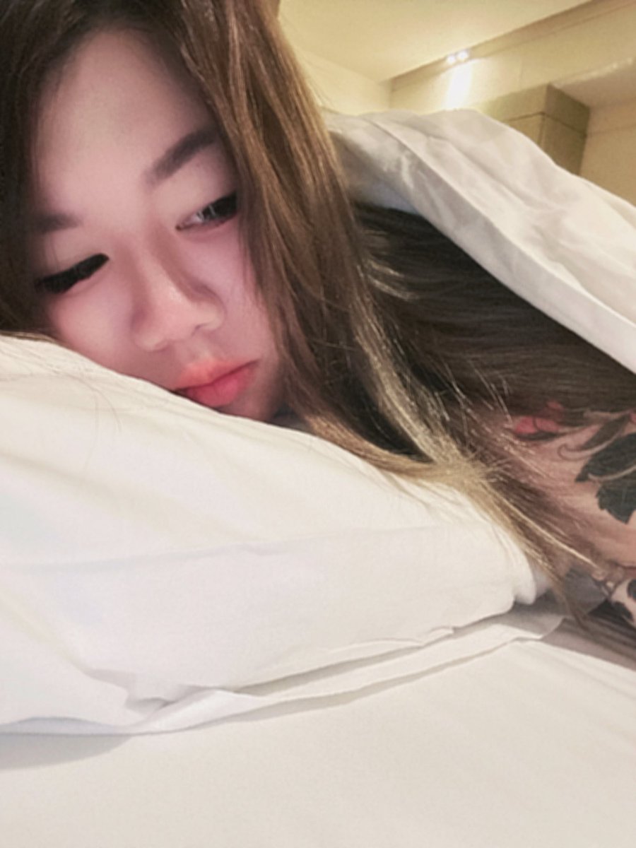 落花有意 tweet media