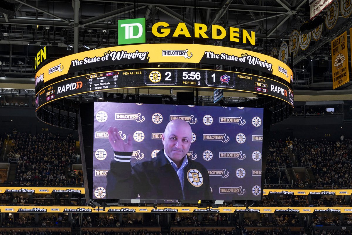TuftsMedicine's tweet image. A special Heart Health Night with the @NHLBruins 🏒❤️

Fans received free blood pressure screenings, and we celebrated Dr. Guy Rozen as a Community All-Star for protecting thousands of heartbeats.

#HeartMonth @TuftsMedicalCtr @TuftsMedSchool