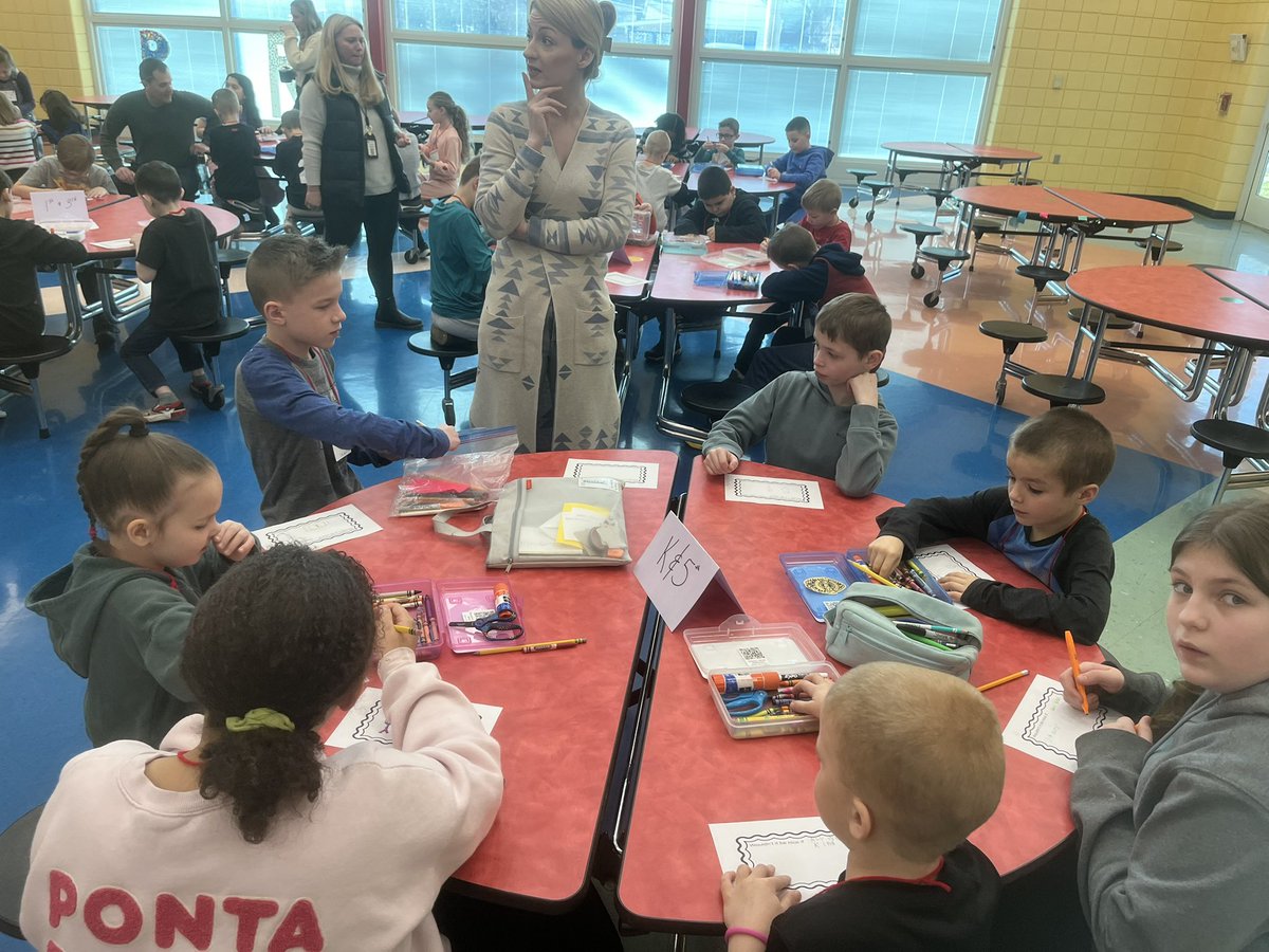 Miss Chambers tweet media