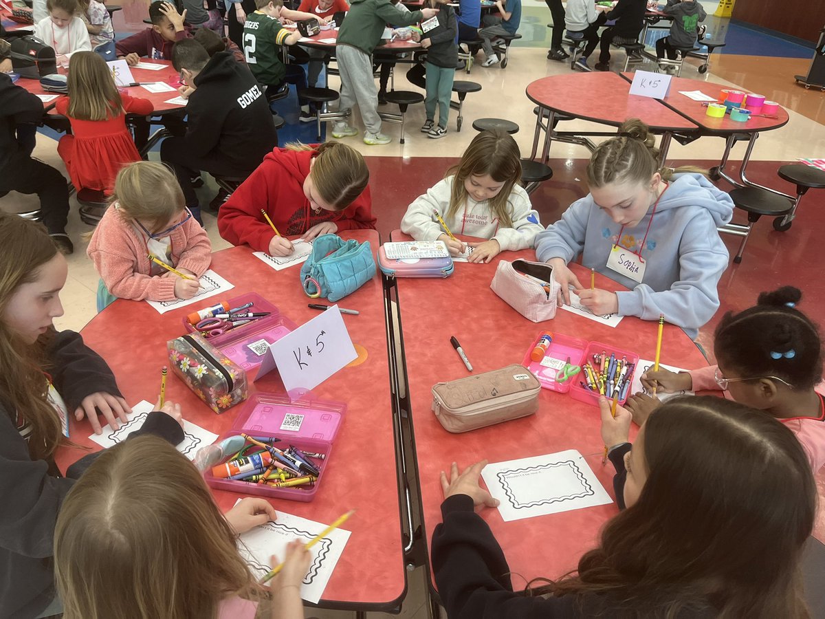 Miss Chambers tweet media