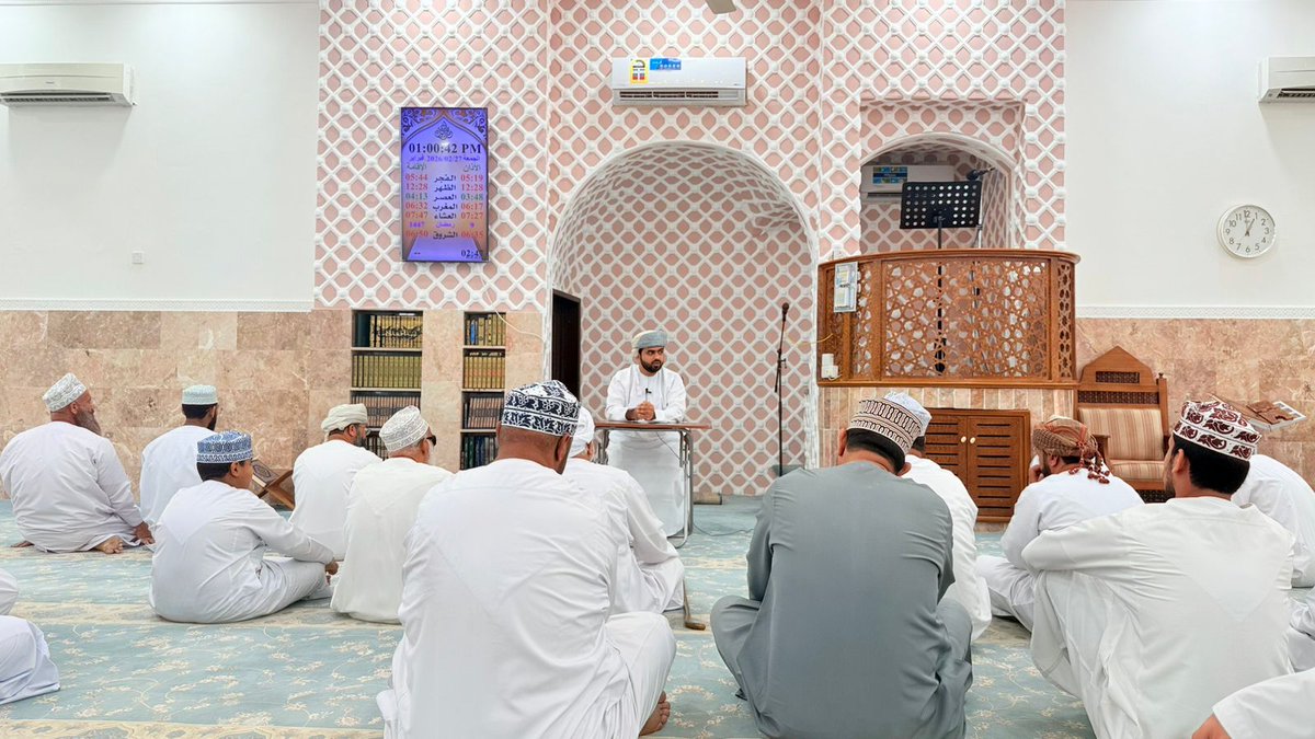 alshulah_team's tweet photo. بتنظيم من فريق الشعلة الرياضي الثقافي ممثلاً في اللجنة الثقافية وبالتعاون مع مدرسة شمس الربيع الخاصة للتعليم المبكر، قدّم المحامي / محمد بن أحمد بن سعود السيابي محاضرة قانونية بعنوان "وقفات في القانون". 

اللجنة الإعلامية بفريق الشعلة الرياضي الثقافي https://t.co/1qhkzyULNB