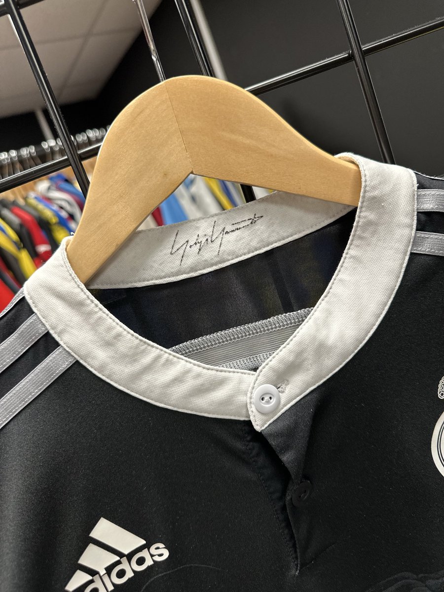 Retro Football Shirts.com tweet media