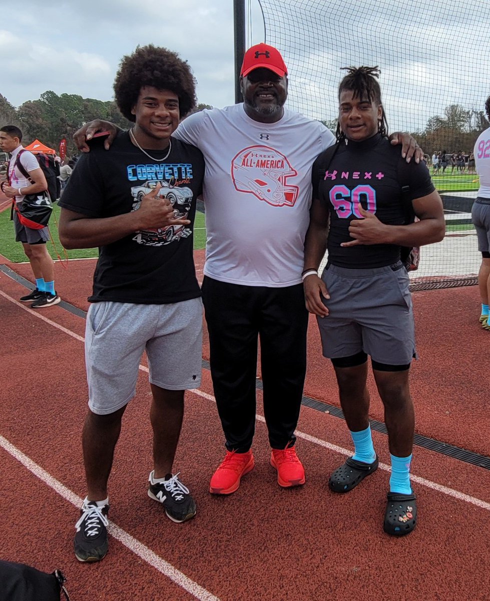 Bentley Bisons=Jelani Bentley & Ari Bentley tweet media