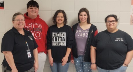 BlueEyeSchools's tweet photo. Congratulations to our Academic Team!
They went 3-0 at Purdy.

Coach Joan Thompson, Ryan Crumb, Ellianna Garcia, Sydney Swihart-Wolf, Ariana Guerra https://t.co/YZmFzWVt8F