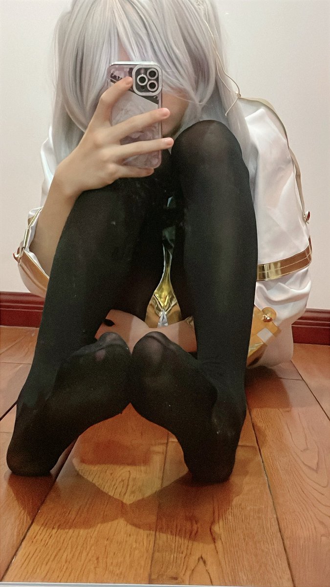 #男娘 #男の娘 #伪娘 #cosplay
   面对开学和作业，已经没有任何力气了(›´ω`‹ )一想到开学还要搬书，已经累到不想动了