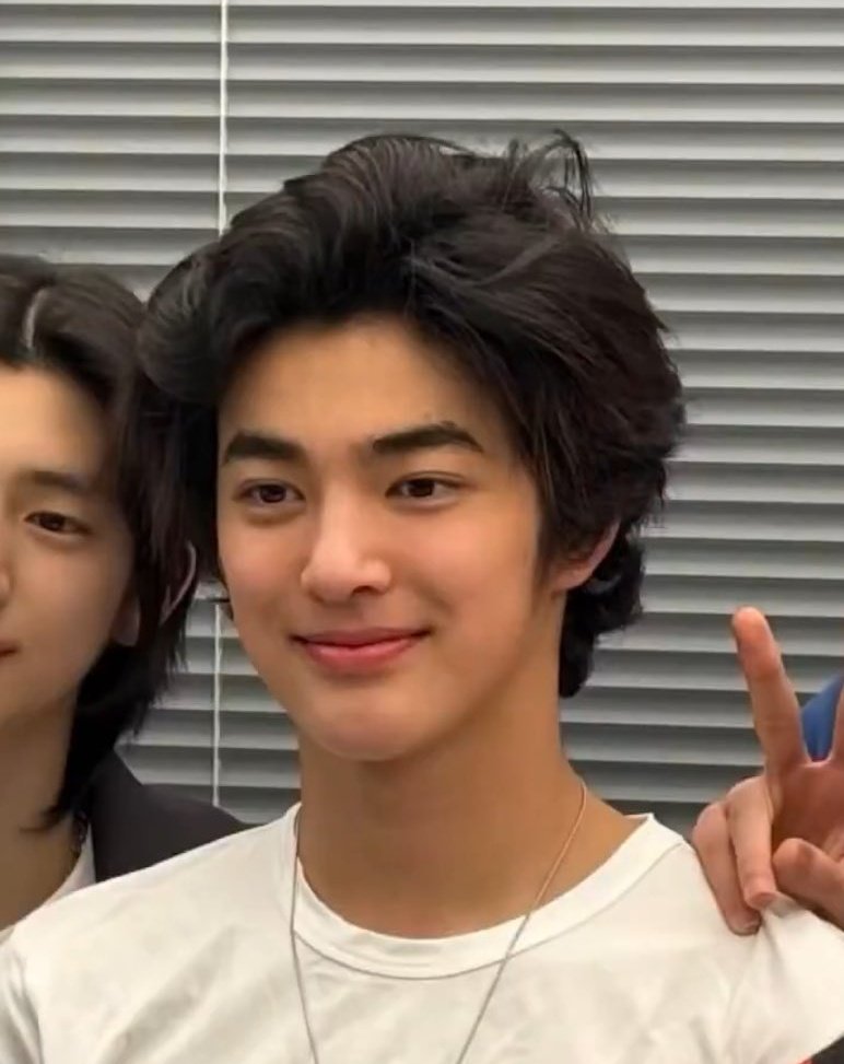 this new fire type starter pokemon kinda looks like keonho omg 

#PokemonDay