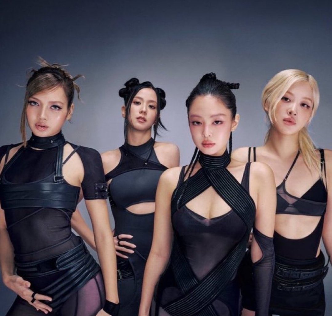 “DEADLINE” by BLACKPINK has surpassed 200,000 digital copies sold in China, the FIRST female/Kpop/group album to do so this year. 🇨🇳