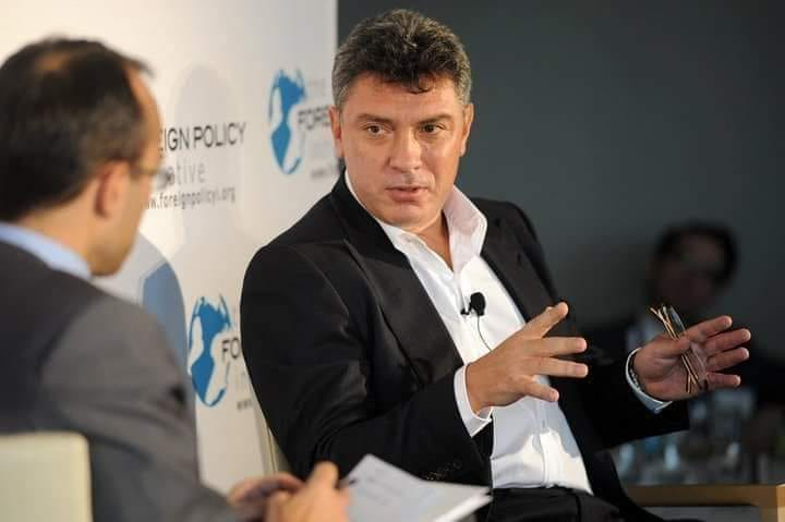 tafrov's tweet photo. Борис Немцов на 27 февруари в последното си интервю преди да бъде убит от режима на Путин недалеч от Кремъл: "За цялата тази имперска параноя един ден ще трябва да платим сметката, всеки един от нас. Запитайте се - лично вие какво спечелихте от анексията на Крим? И ще видите - нищо. Единствено проблеми. И накрая - нужно ли е в съседство да имаме вечен враг? Имам предвид Украйна и нейният забележителен и близък нам народ." Поклон пред паметта му!