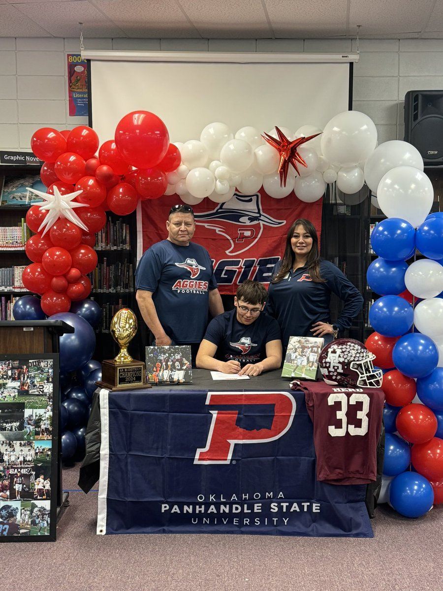 KaydenAlonzo33's tweet photo. Had A great signing, AGTG✝️ once again thank you freinds , family and coaches for helping me along my journey #aggies @coachnaron @CoachKKerns https://t.co/Fo3rtwUlom