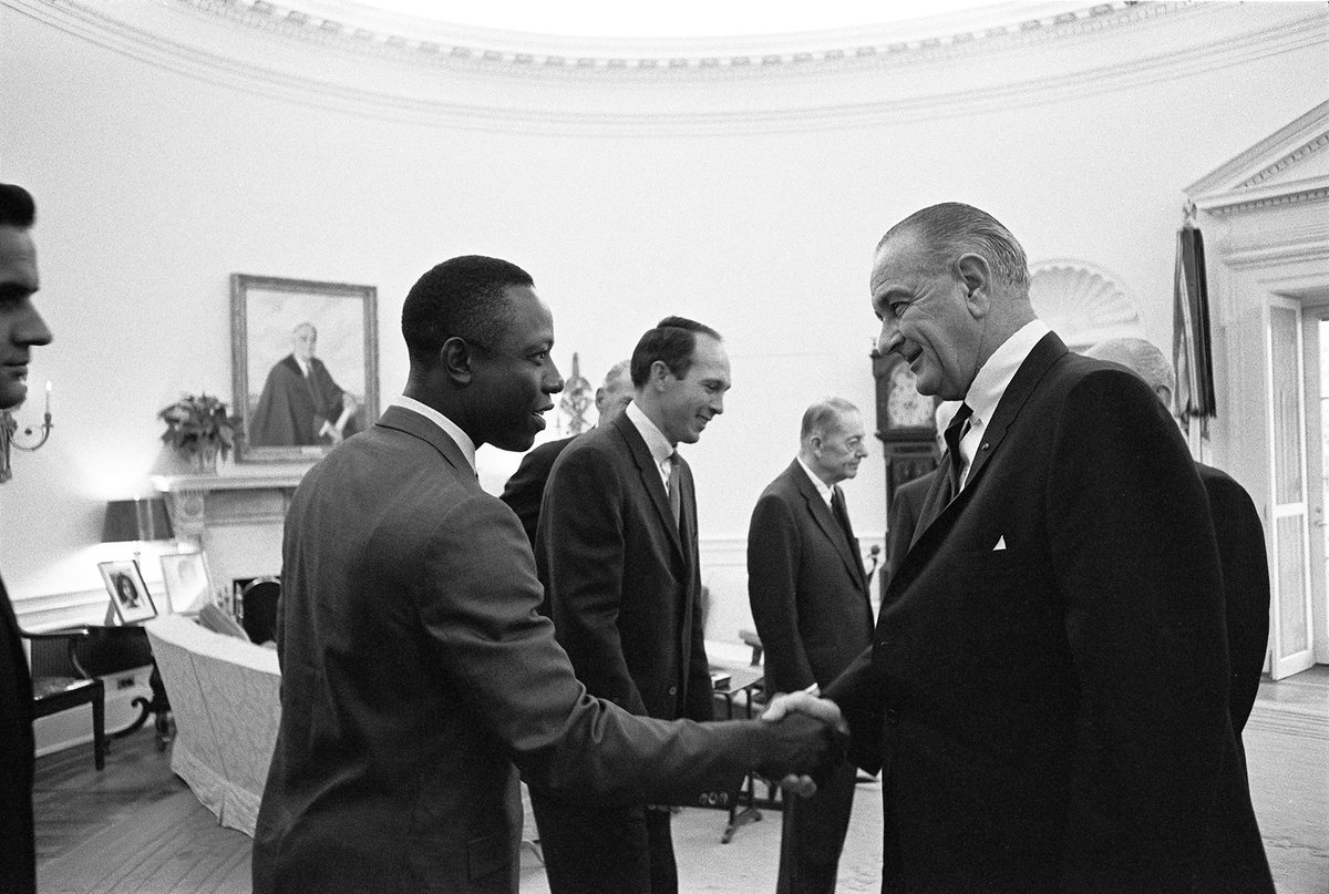 LBJLibrary's tweet image. #BlackHistoryMonth

In 1967, baseball legend and #CivilRights advocate #HankAaron met with #LBJ in the #OvalOffice. Nearly 50 years later, he stood on our stage at the #LBJLibrary — continuing the conversation on courage and leadership.

📷 Yoichi Okamoto; Lauren Gerson